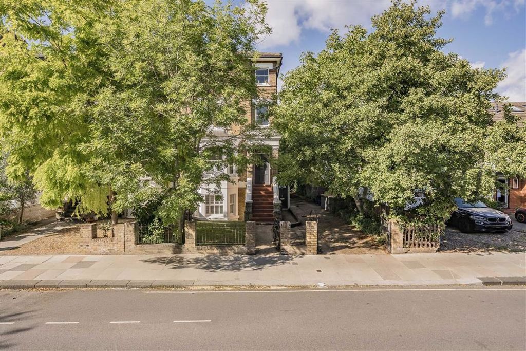Property photo 1 of 5