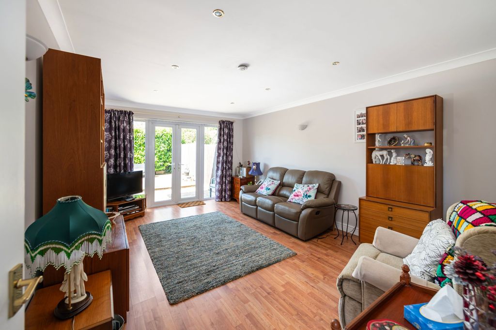Property photo 3 of 13