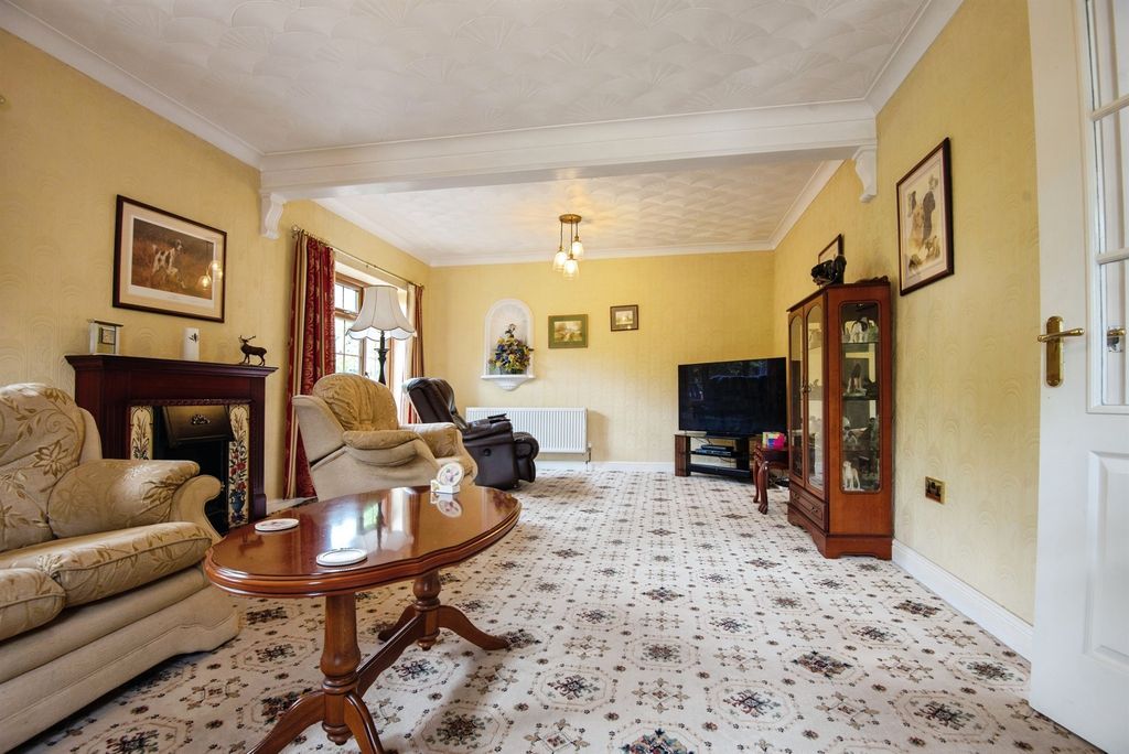 Property photo 2 of 30