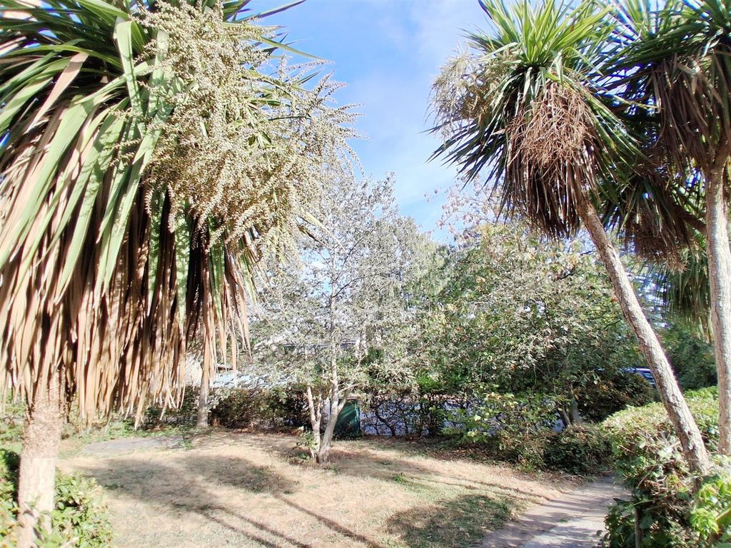 Property photo 2 of 9 7