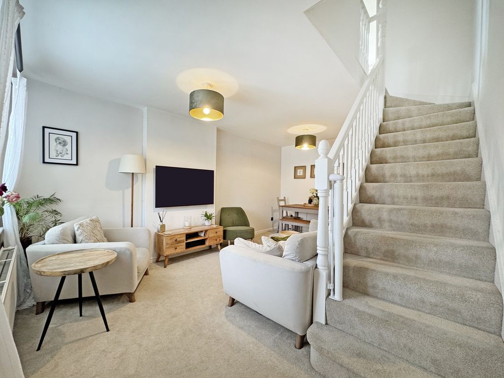 Property photo 2 of 28