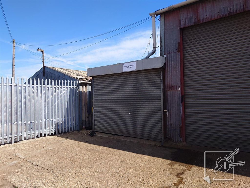 Property photo 1 of 3