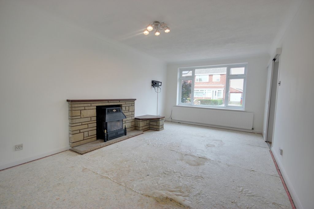 Property photo 3 of 18 1 Lounge B