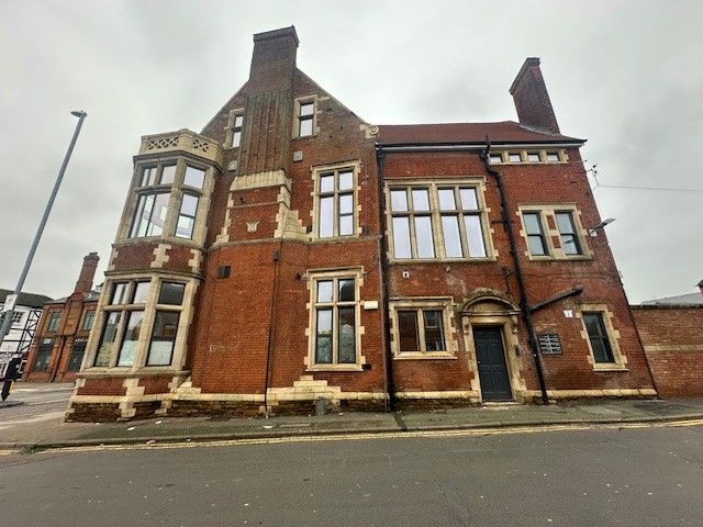 Property photo 1 of 8