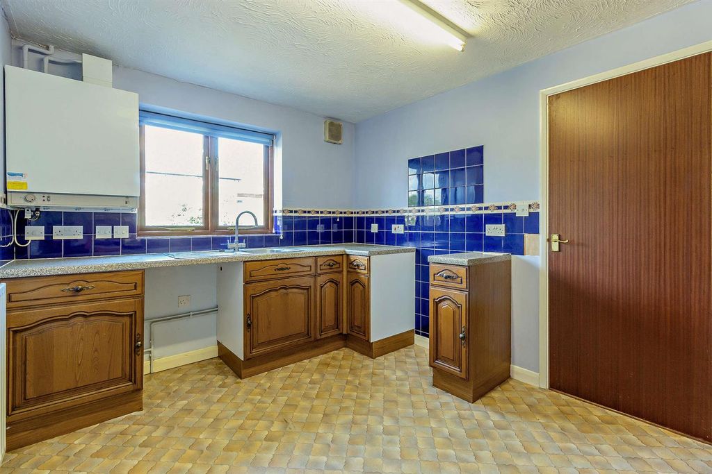 Property photo 2 of 12