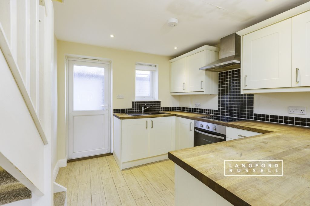 Property photo 3 of 10 1-12