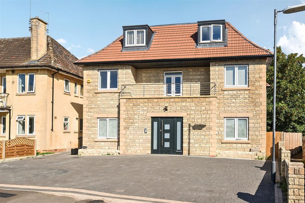 Property photo 1 of 12 24-6A96F9E63c531-1-6A917Efa9B94c-1514024-2-1A04795