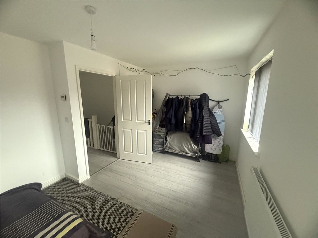 Property photo 3 of 9 Picture No. 18