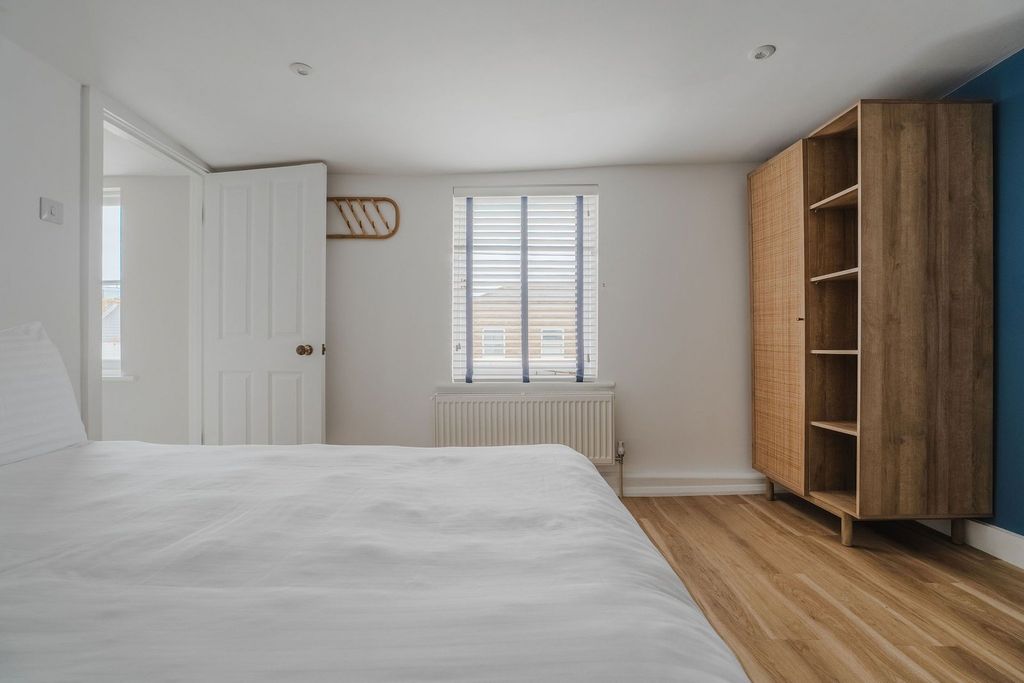 Additional image 35 of 4 bed semi-detached house for saleWest Cliff Road, Ramsgate CT11