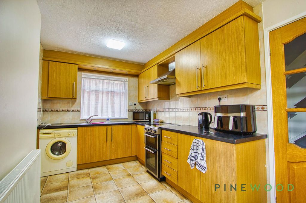 Property photo 1 of 22 Kitchen / Diner