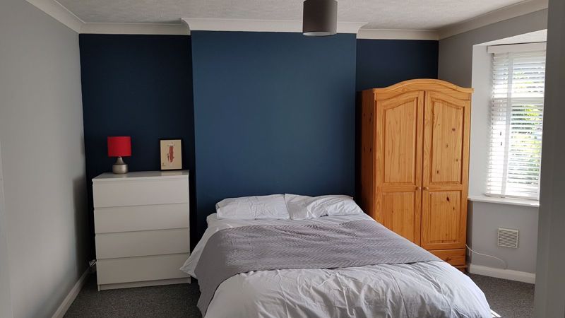 Property photo 2 of 6 Bedroom