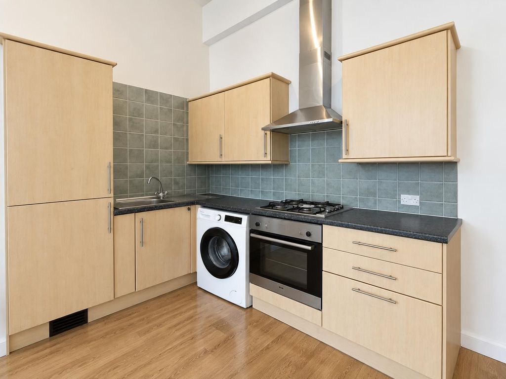Property photo 2 of 7 Kitchen