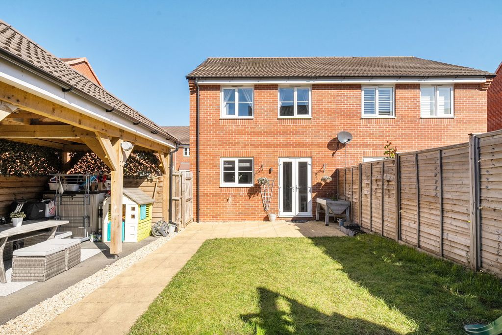 Property photo 2 of 21