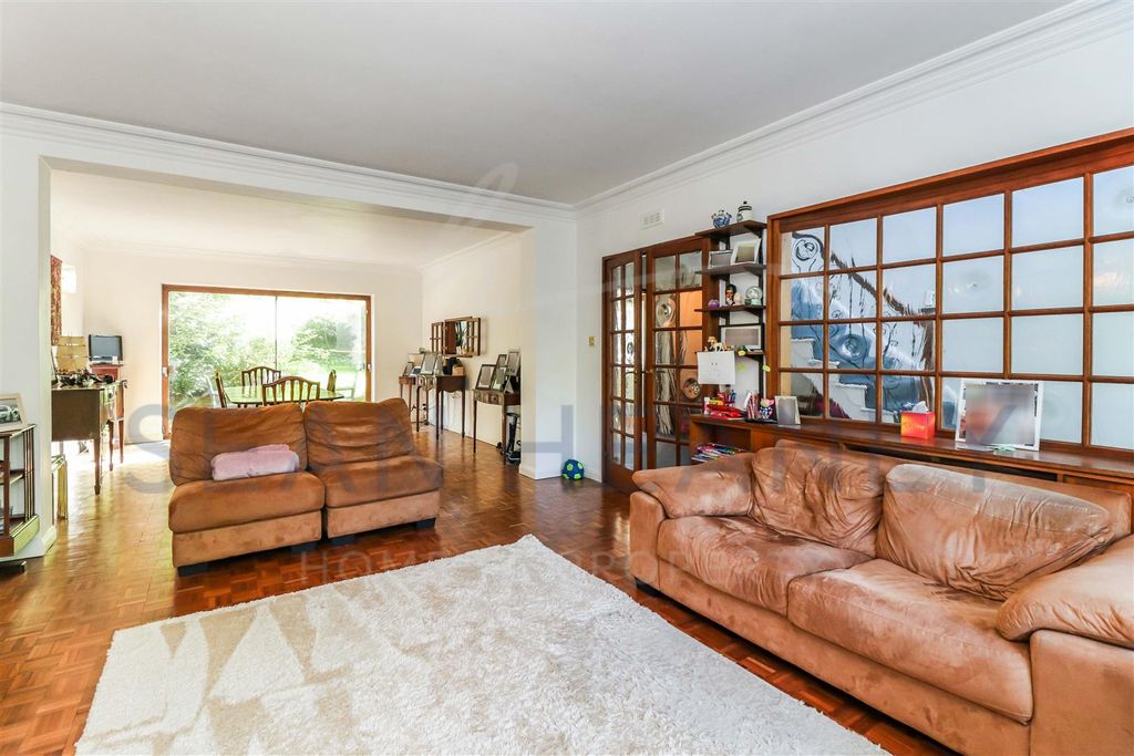 Property photo 3 of 22