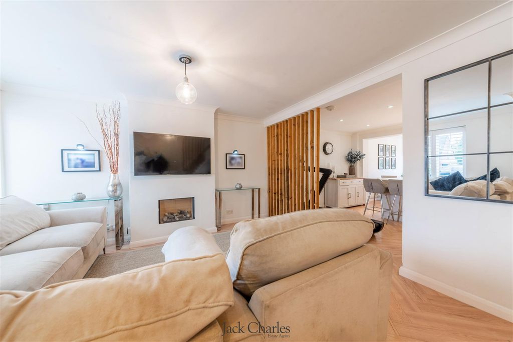 Property photo 2 of 33 29 Newton Avenue-19.Jpg