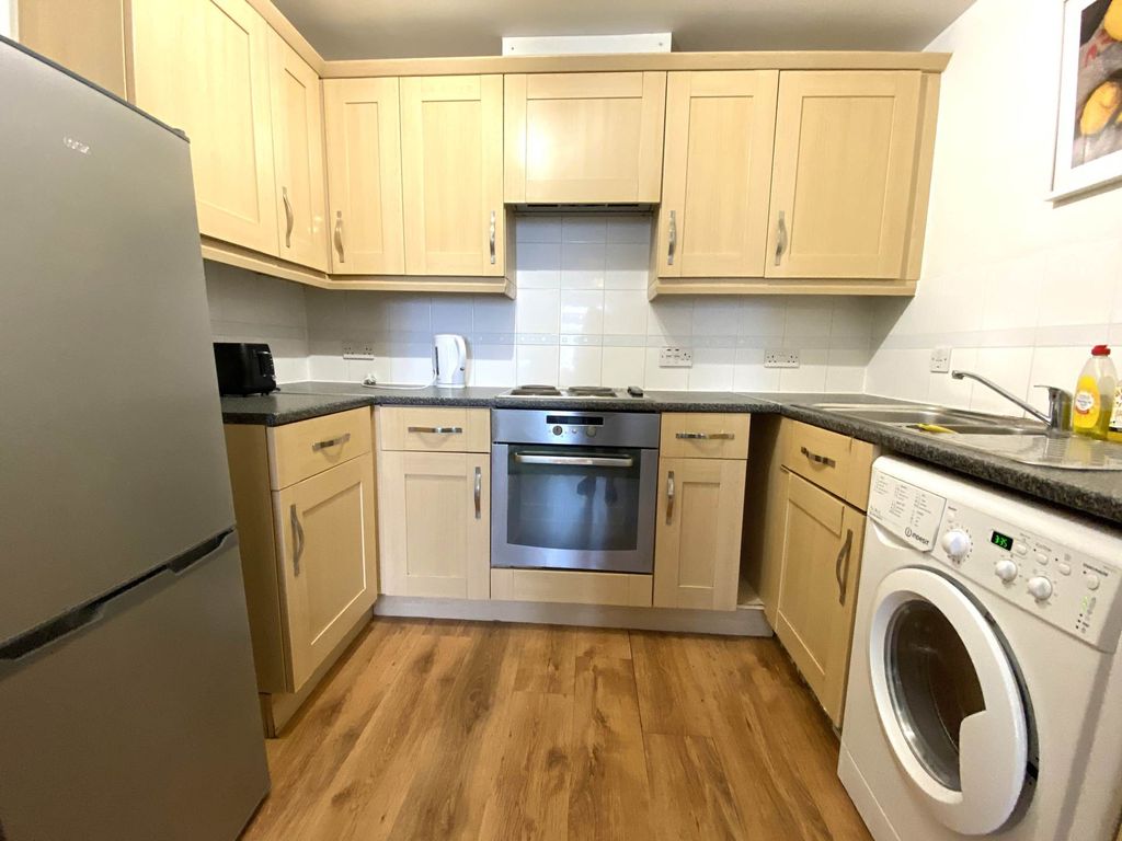 Property photo 2 of 8