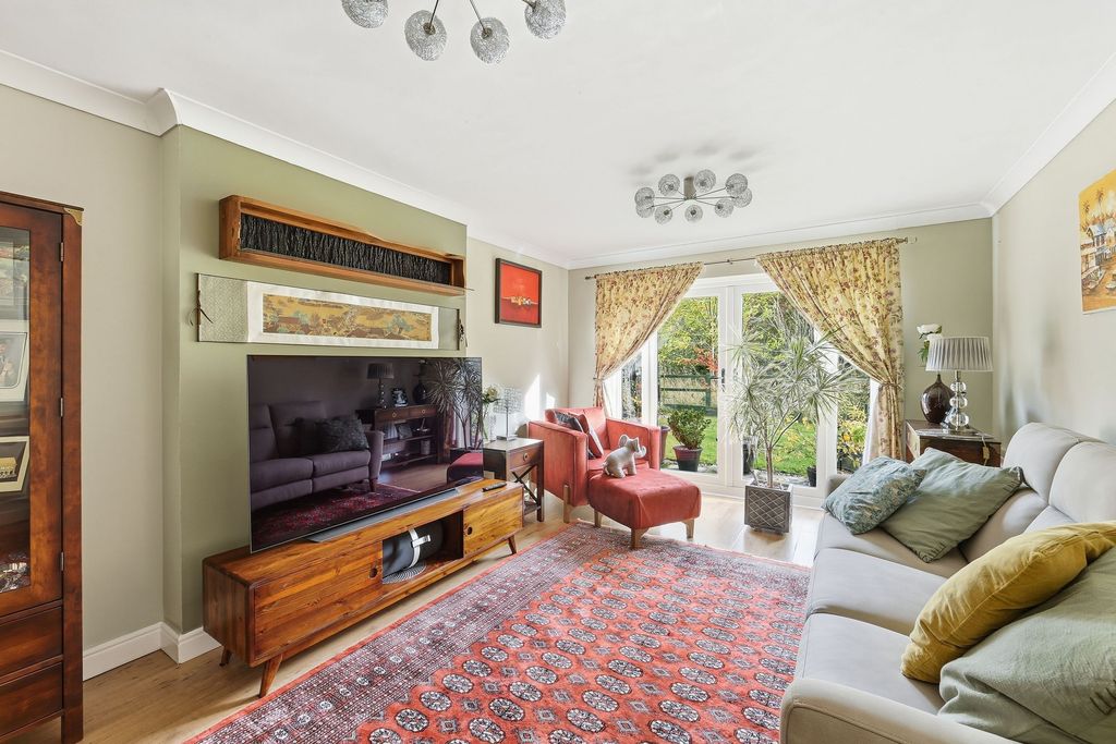 Property photo 2 of 37