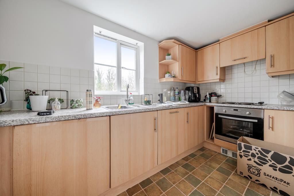 Property photo 2 of 9 Kitchen