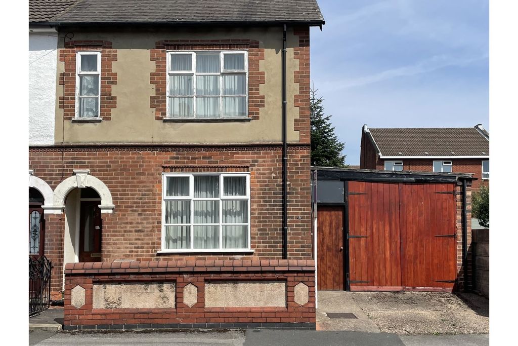 Property photo 1 of 17