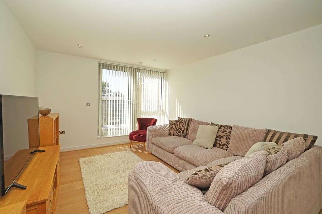Property photo 3 of 21 Dsc00700