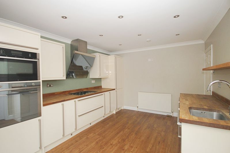 Property photo 3 of 20 Photo 8