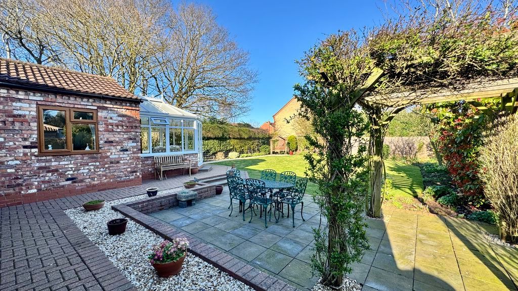 Property photo 1 of 19 Photo 5