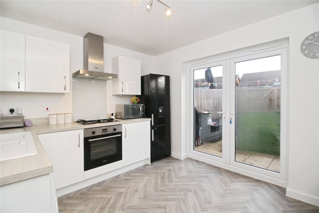 Property photo 2 of 12 Breakfast Kitchen