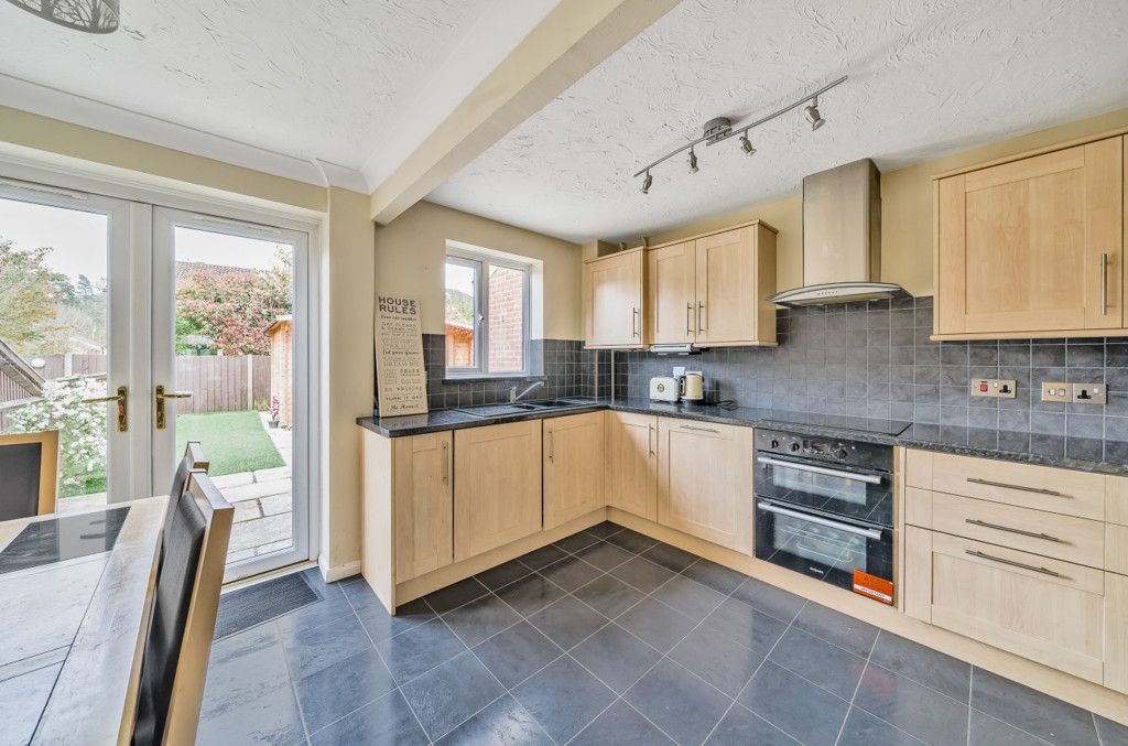 Property photo 2 of 14 Kitchen