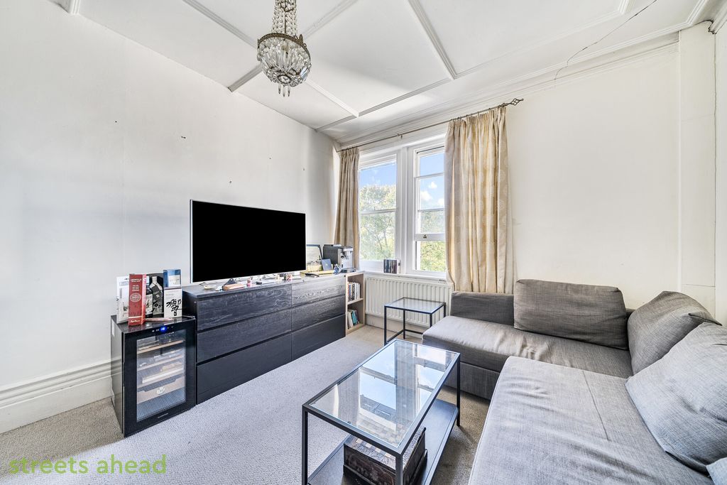 Property photo 2 of 16 c8A3803c-0d78-4ce...