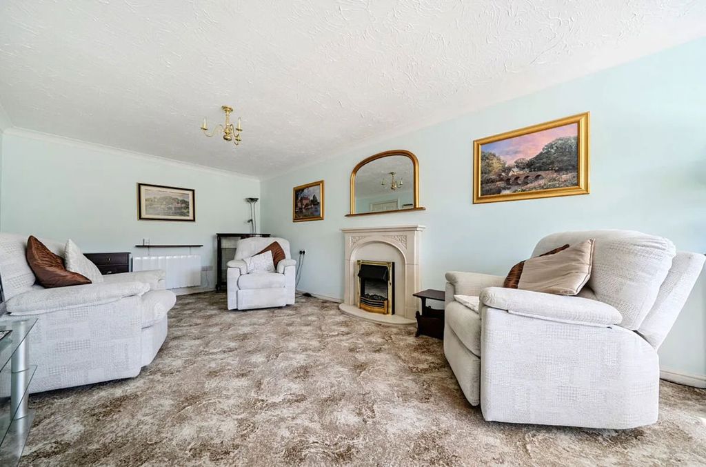 Property photo 2 of 8