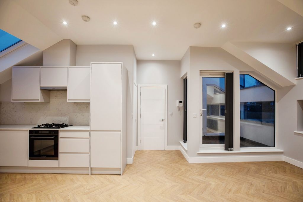 Property photo 3 of 18 Gallery