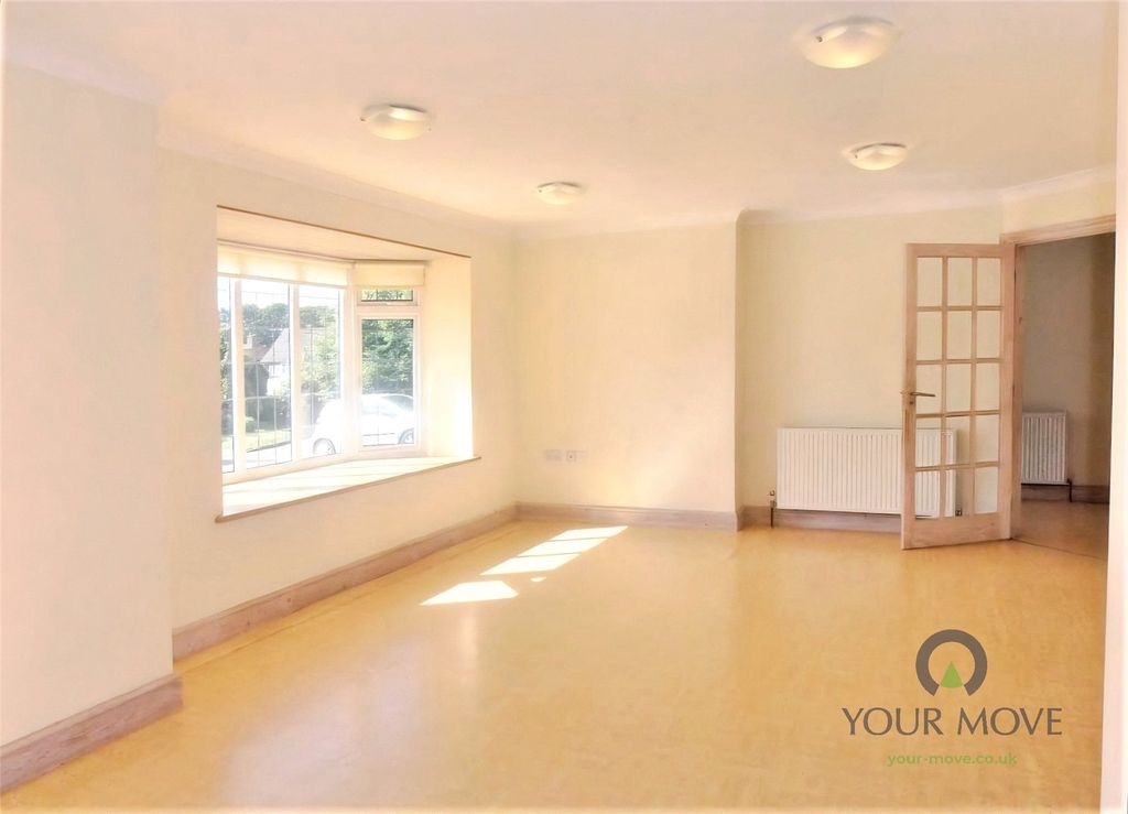 Property photo 2 of 15 Lounge