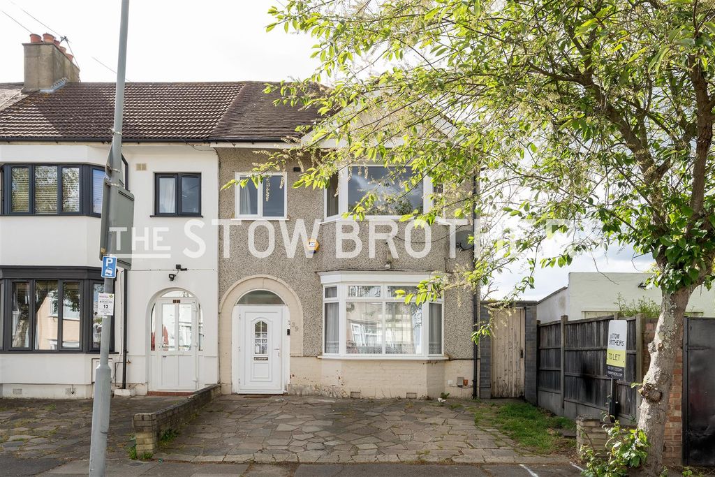 Property photo 1 of 32