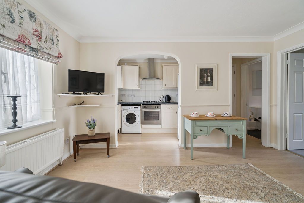 Property photo 2 of 11 Photo 4