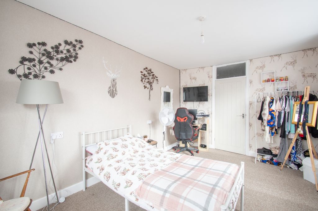 Property photo 2 of 22 Picture No. 01