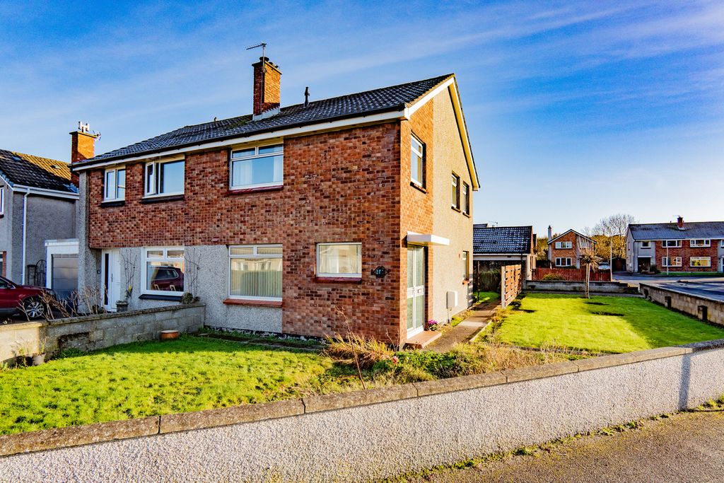 Property photo 1 of 28