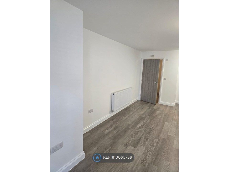 Property photo 2 of 26