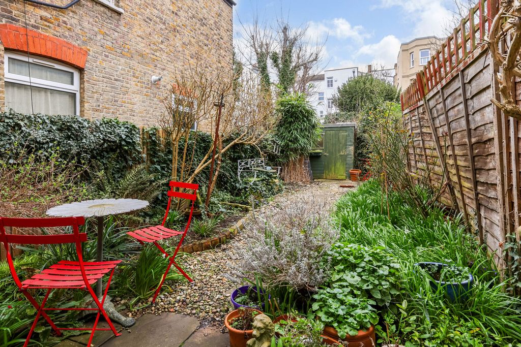 Property photo 3 of 13