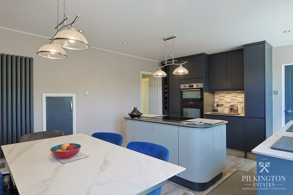 Property photo 3 of 18 5375734