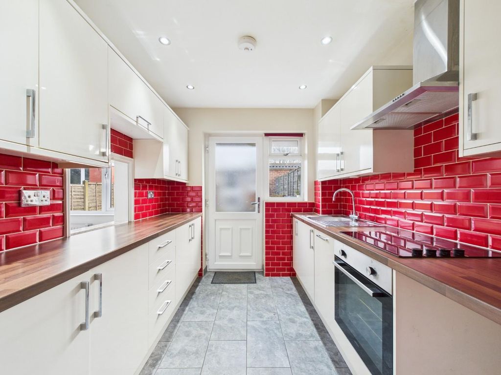 Property photo 3 of 29 Cam01530G0-Pr0374-Still006.Jpg