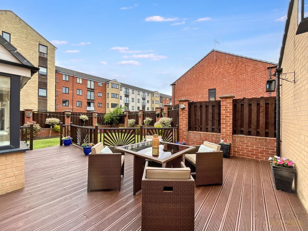 Property photo 3 of 39