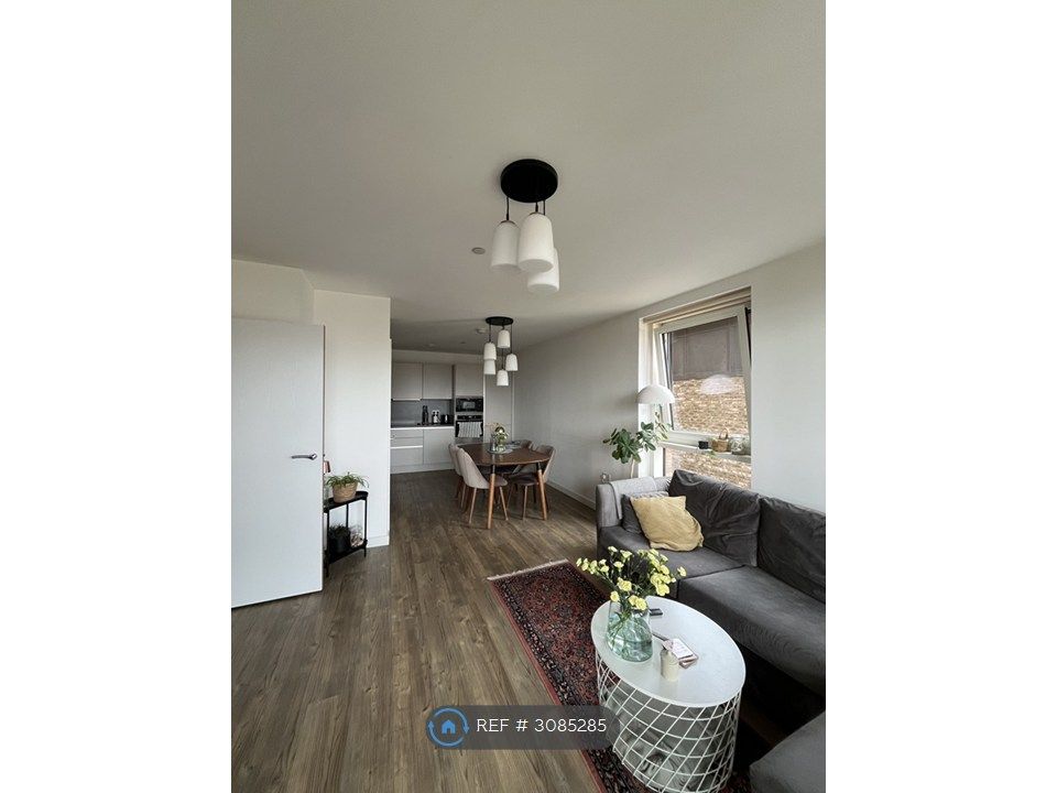 Property photo 1 of 14 Living Room