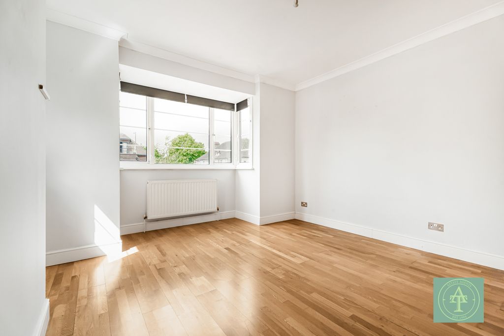 Property photo 3 of 16 Gallery