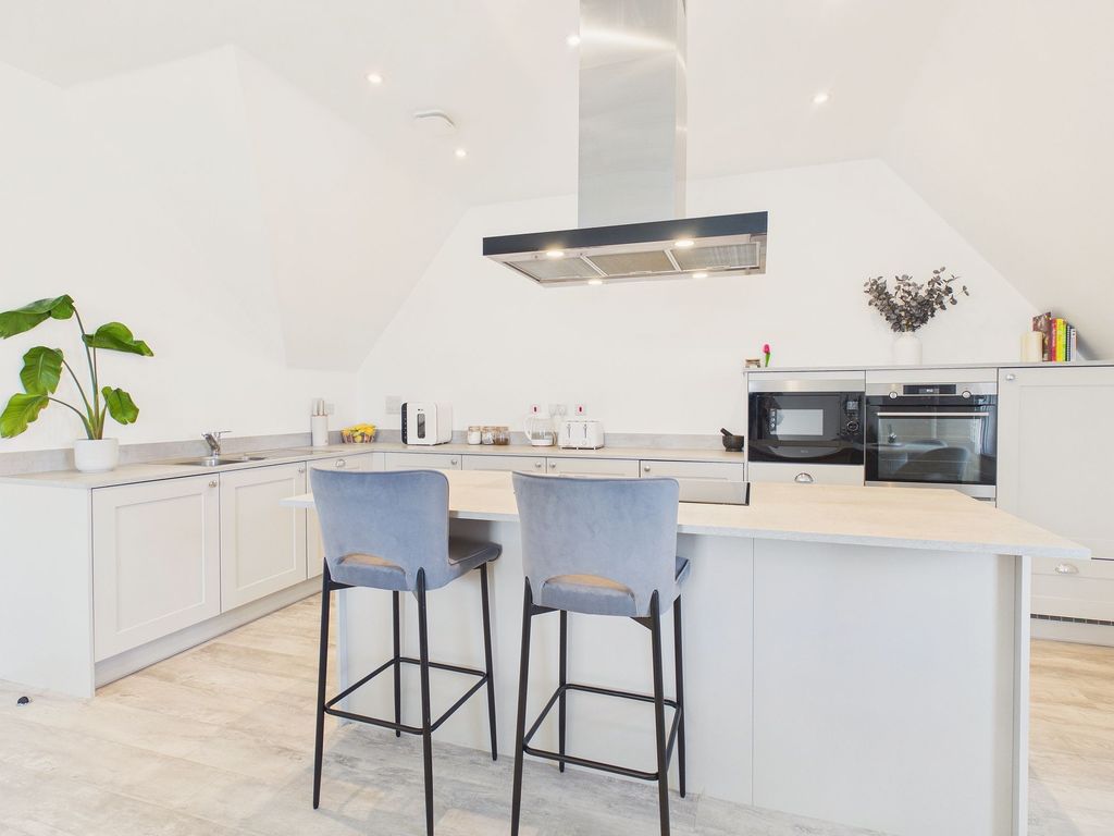 Property photo 2 of 15 Kitchen