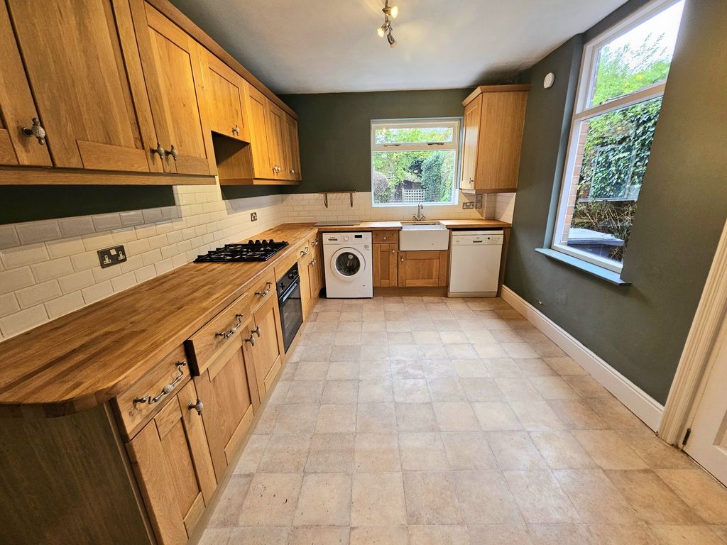 Property photo 2 of 16 Picture No. 14