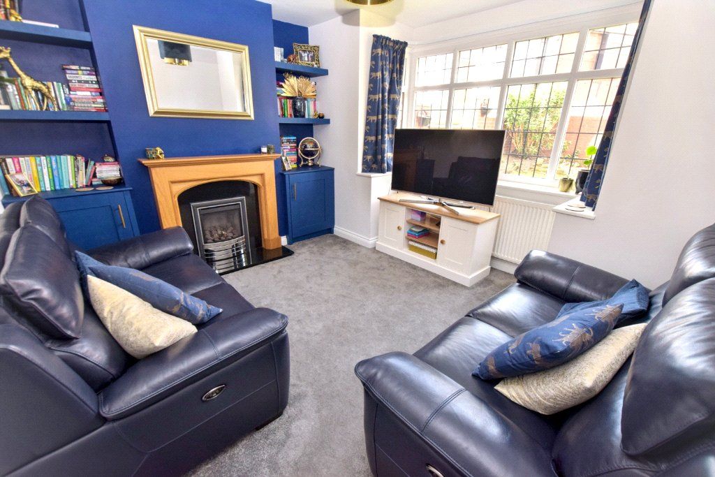 Property photo 2 of 17 Lounge