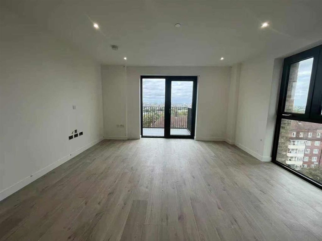 Property photo 2 of 8