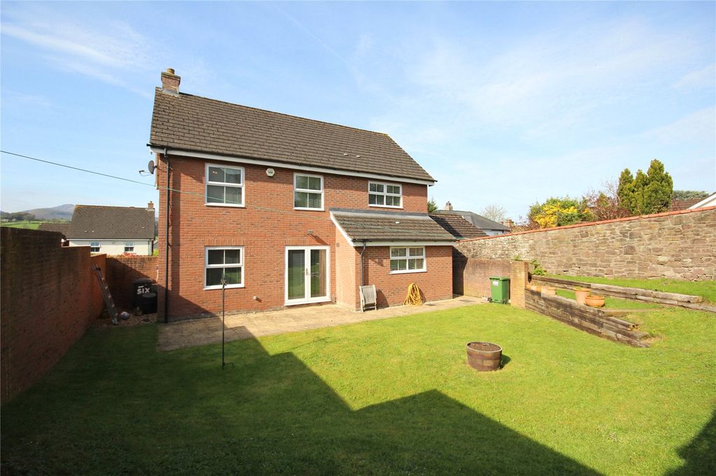 Property photo 3 of 16 Picture No. 26