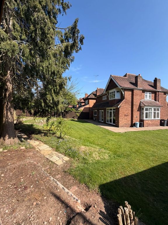 Property photo 2 of 34