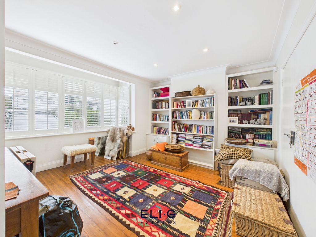 Property photo 3 of 18 Gallery